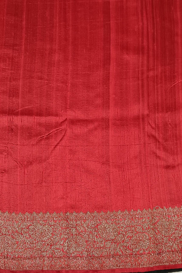 Handloom Banarasi katan pure silk saree in black in dupion finish with floral motifs .