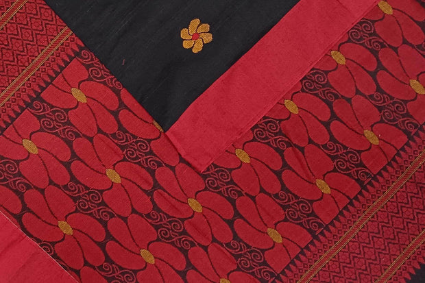 Handloom  cotton saree with  floral motifs in black with jamdani pallu