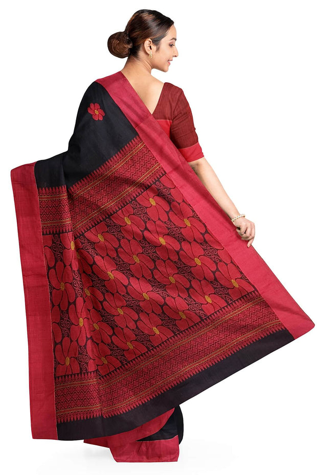 Handloom  cotton saree with  floral motifs in black with jamdani pallu