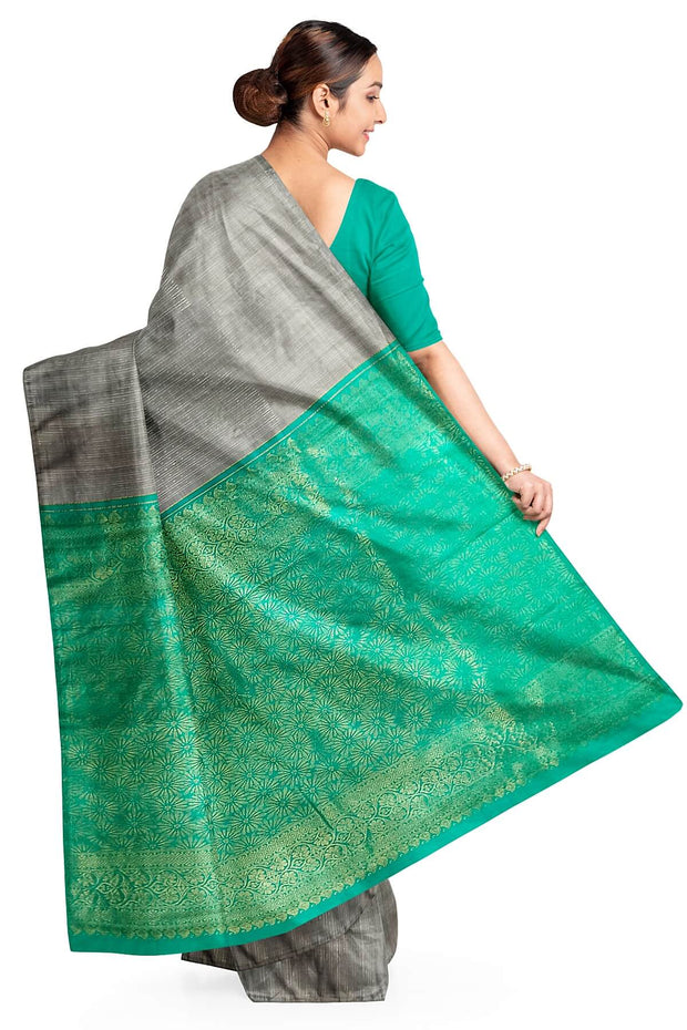 Kanchi borderless pure silk saree in grey