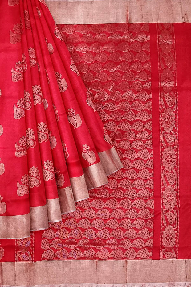 Handwoven Uppada pure silk saree in red with  floral motifs .