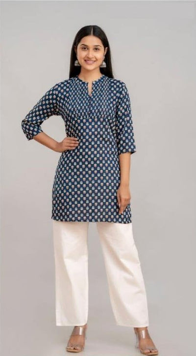 Rayon tunic in blue with small floral motifs